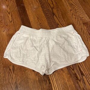 Hi-Line Woman’s White Shorts Size Small